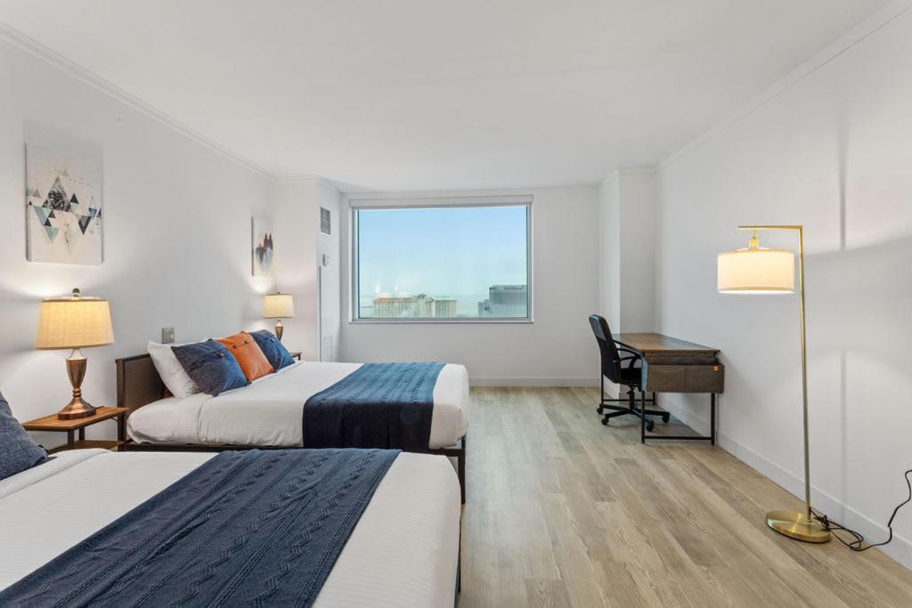 Apartment Two Adjacent Spacious Cozysuites On The Boardwalk *