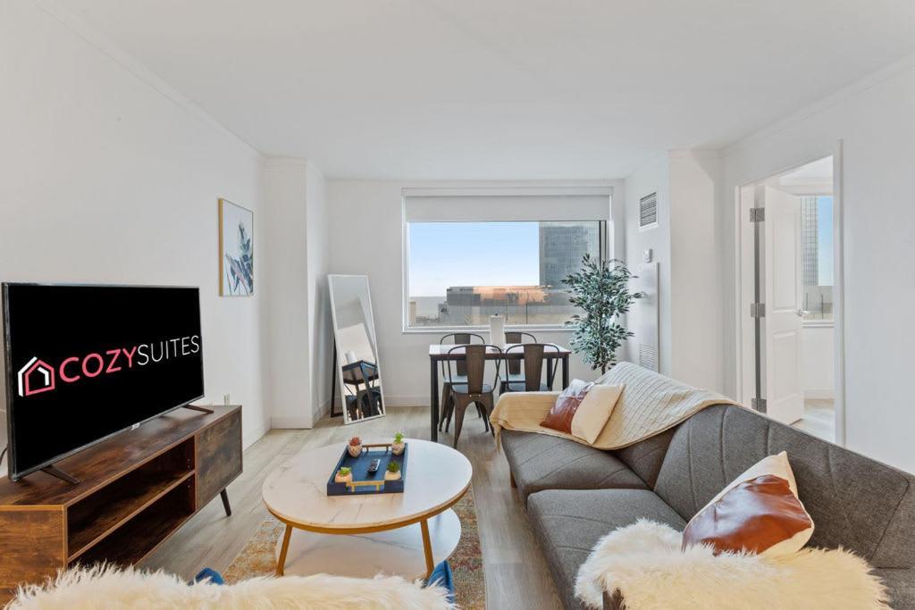 Two Adjacent Spacious Cozysuites On The Boardwalk *