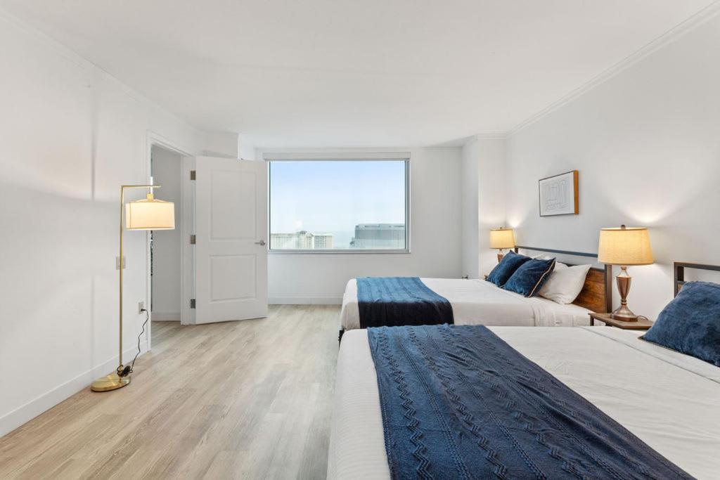 Apartment Two Adjacent Spacious Cozysuites On The Boardwalk Atlantic City